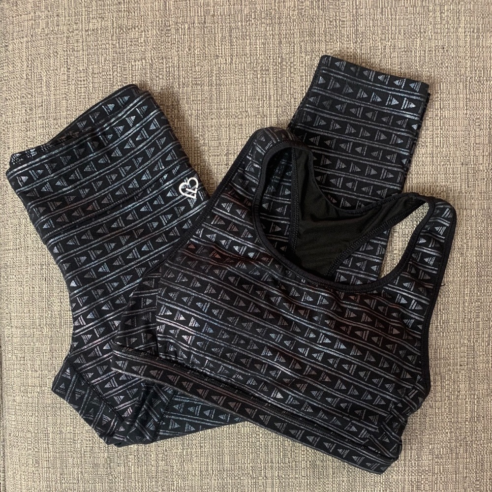 Aeropostale Black Patterned Sports Bra and Leggings Set